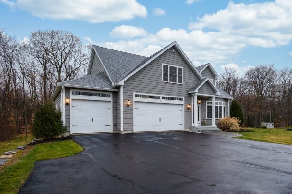 Cost of Driveway Tarring in Hayward